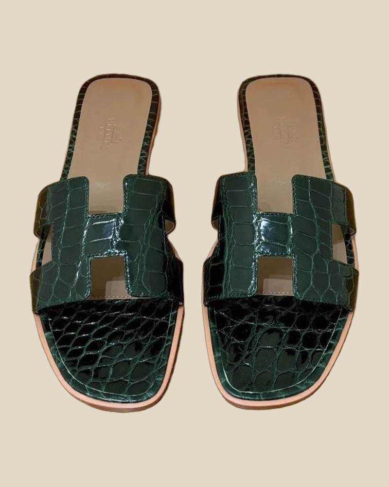 HERMES Female Slides — QC